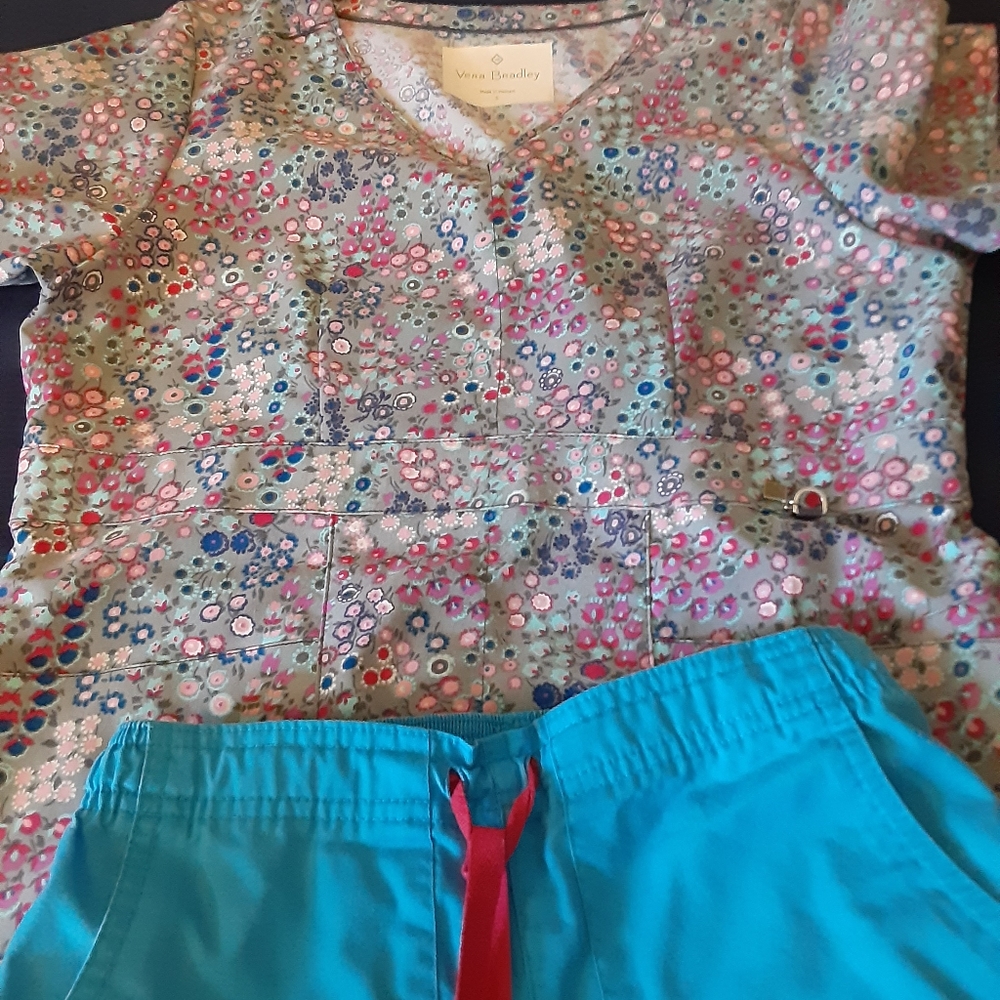 Scrub set